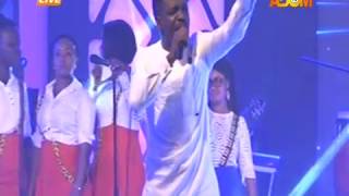 Preye Odede's Performance Performs @Adom Praiz 2017 on Adom TV (6-10-17)