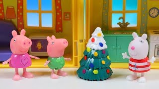 PEPPA PIG & Baby George Celebrate Christmas and Receive Surprise Toys!
