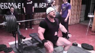All-time bench press record from Vladimir Kravtsov 302,5