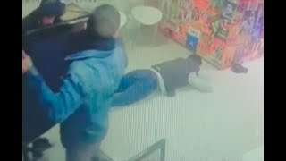 Ladrones robaban en local y les bajaron la reja: quedaron atrapados y asustados - Ojo de la noche