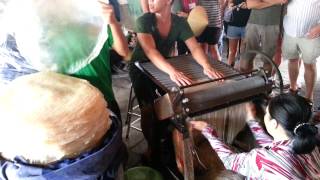 How to make rice noodles (2)