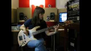 Patricia L. Roldan - bajista de estudio y profesora de bajo