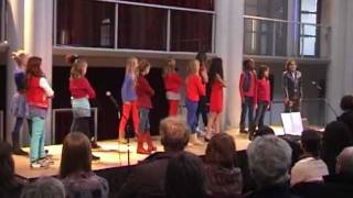 Babette Labeij Music Academy Voorjaarsshow woensdagmiddag groep half 3 zingt All That She Wants