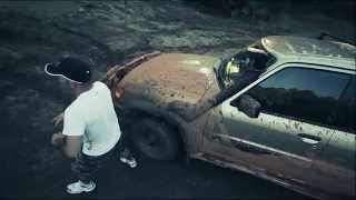 Nissan Patrol bogged: Pajero vs Wrangler vs Nissan Patrol Offroading