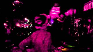 Рок на Уокин стрит Walking Street 2015 Hottuna Bar Бабуля зажигает 1 Тайланд Паттайя