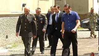 თავდაცვის მინისტრმა დაღუპულთა ოჯახებს მიუსამძიმრა