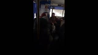 БАБКА УСТРОИЛА ПОГРОМ В АВТОБУСЕ! ДРАКА!
