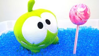 Игры Ам Няма - Ам Ням нашел конфету в бассейне.