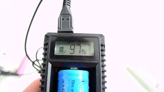Неоднозначное зарядное устройство Nitecore UM10