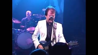Mike Pender's SEARCHERS cover ROY ORBISON'S "YOU GOT IT"