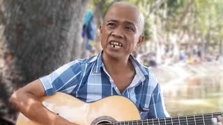 Tùng Chùa hát "Nhạc Chế Buồn" khiến hàng nghìn fan chen lấn xem #TOPClip
