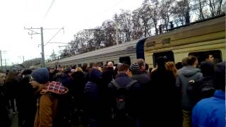 Давка в забитую в хлам шестивагонну Ер9є-628: Бардак на УЗ