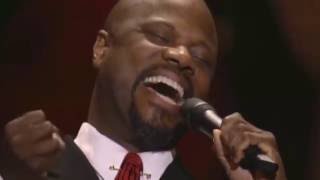 Wintley Phipps Sings 'Amazing Grace'