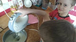 ПОНЧИКИ В СМЕТАНЕ. НУ ОЧЕНЬ  ВКУСНО И БЫСТРО!
