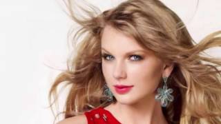 Top 10 Most Beautiful Female Singers in The World