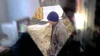 Мой брат чита рэп.
