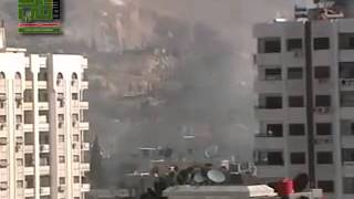 دمشق برزة لحظة سقوط اربعة قذائف على الابنية في الحي 27-4-2013