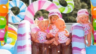 Las bebés NOA Y NOE en el super castillo hinchable del parque de bolas acuatico de niños!