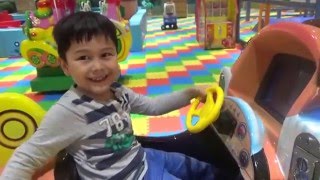 Сегодня мы поехали играть  игровом комплексе .youtube channel Junior BEKA # 2 vlogreview распаковка