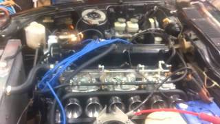 Prime & first start up of my new Nissan / Datsun L30, running triple 44PHH Mikuni carb's