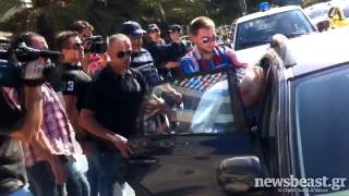 Newsbeast.gr - Στο αυτόφορο ο Γιάννης Σμπώκος