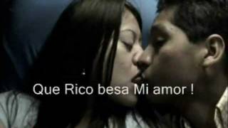 beso en el bus puro amor