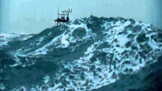 Impresionante Temporal y Barco navegando