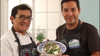 HUARACHES EN SALSA VERDE CON CARNE DE CERDO ? Norteamericano