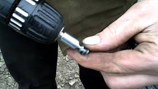 Установка винтовых шипов BEST GRIP Арт. 3300 в старые отверстия шины.