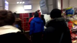 Пьяная женщина устроила скандал в Магните