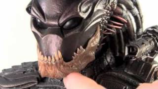 Predators Hot Toys Berserker Predator 1/6 Scale Movie Masterpiece Collectible Figure Review
