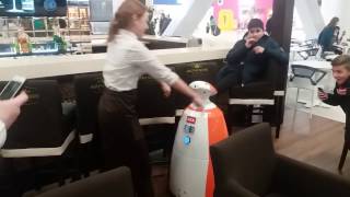 Настя и Медведь (робот)