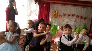 Оркестр Ложкарей с погремушками на утреннике 8 Марта в детском саду #26 г. Павлодар 07.03.2016 г.
