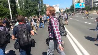 Столкновения на гей-параде в Киеве (полное видео)