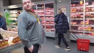 Билла. Попытка обыска, воровство товара, угроза разбить телефон и шибануть. Мат и оскорбления.