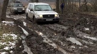 Land Cruiser 105, Land Rover Discovery, UAZ Patriot, Chevy Tahoe, L200 В Грязи. Who's Best?
