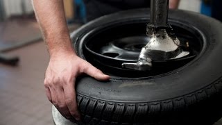 Спускает по диску или по корду диска