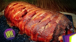 Rollo de Carne de Res Relleno Envuelto en Tocineta al Horno