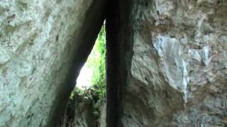 沖縄のパワースポット｜世界遺産 斎場御嶽（せーふぁうたき）
