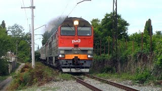 Тепловоз 2ТЭ116У-199 с поездом Санкт-Петербург - Сухум