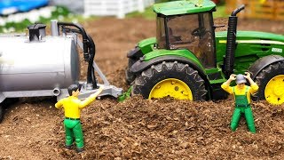 BRUDER RC tractor TROUBLE! Toys action | Video for kids