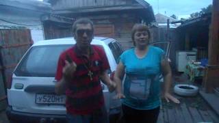 Танцуем возле машины NISSAN AD