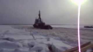 Буксир Тритон, Архангельск, Сев. Двина - идёт сквозь ледяное крошево