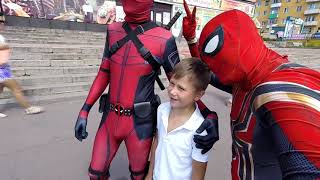 НЕ МСТИТЕЛИ. VLOG. Разборки во дворе. SPIDER-MAN and DEADPOOL