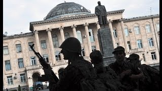 Оккупант Грузии Иосиф Сталин. Памятник в Гори вандалы снесли ночью