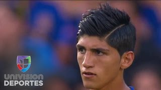 Alan Pulido se perdió la chance de estar en el Tri por culpa de su pase a Chivas