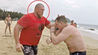 Бой Макса порвал весь пляж!