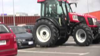 BRAVISSIMO - DOBRE MA KOŁA WIELKIE ALE PRZYWALIŁA - TRAKTOR POD TESCO