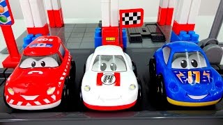 Игрушечные машинки и гоночная трасса. Видео для детей.