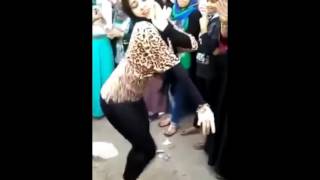 LİSELİ TÜRBANLI ARAP KIZDAN SEKSİ DANS BÖYLESİ YOOOK!